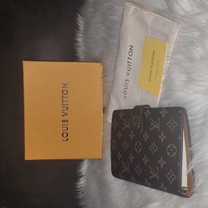 LOUIS VUITTON medium ring adgenda with paper and box New Authentic unisex R20105